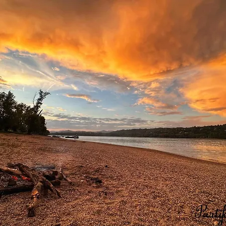 Templomdomb Vendeghaz Dunakanyar Lägenhet